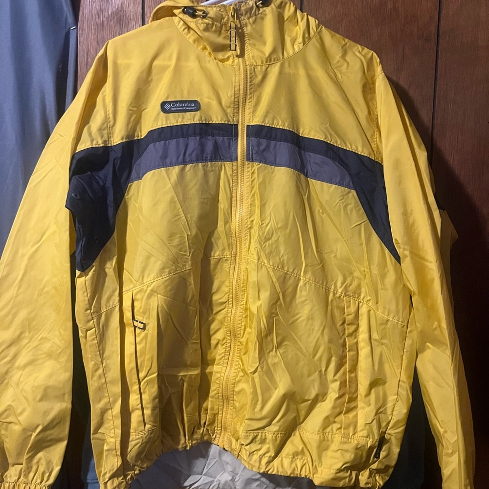 Columbia Men's Yellow and Black Windbreaker